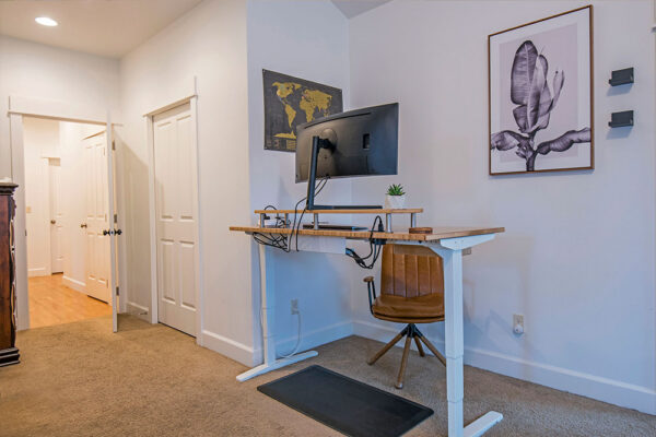 Adjustable working space